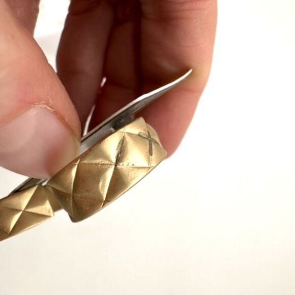 NWT Chico’s small quilted Gold tone small Hoop Earrings classic style mature - Picture 4 of 6